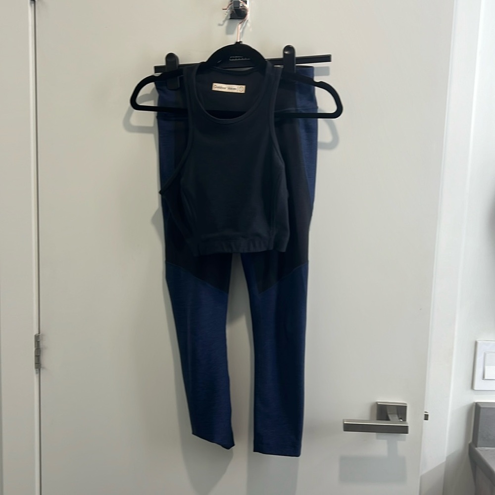 Outdoor voices warm up kit - bra and leggings - both size small